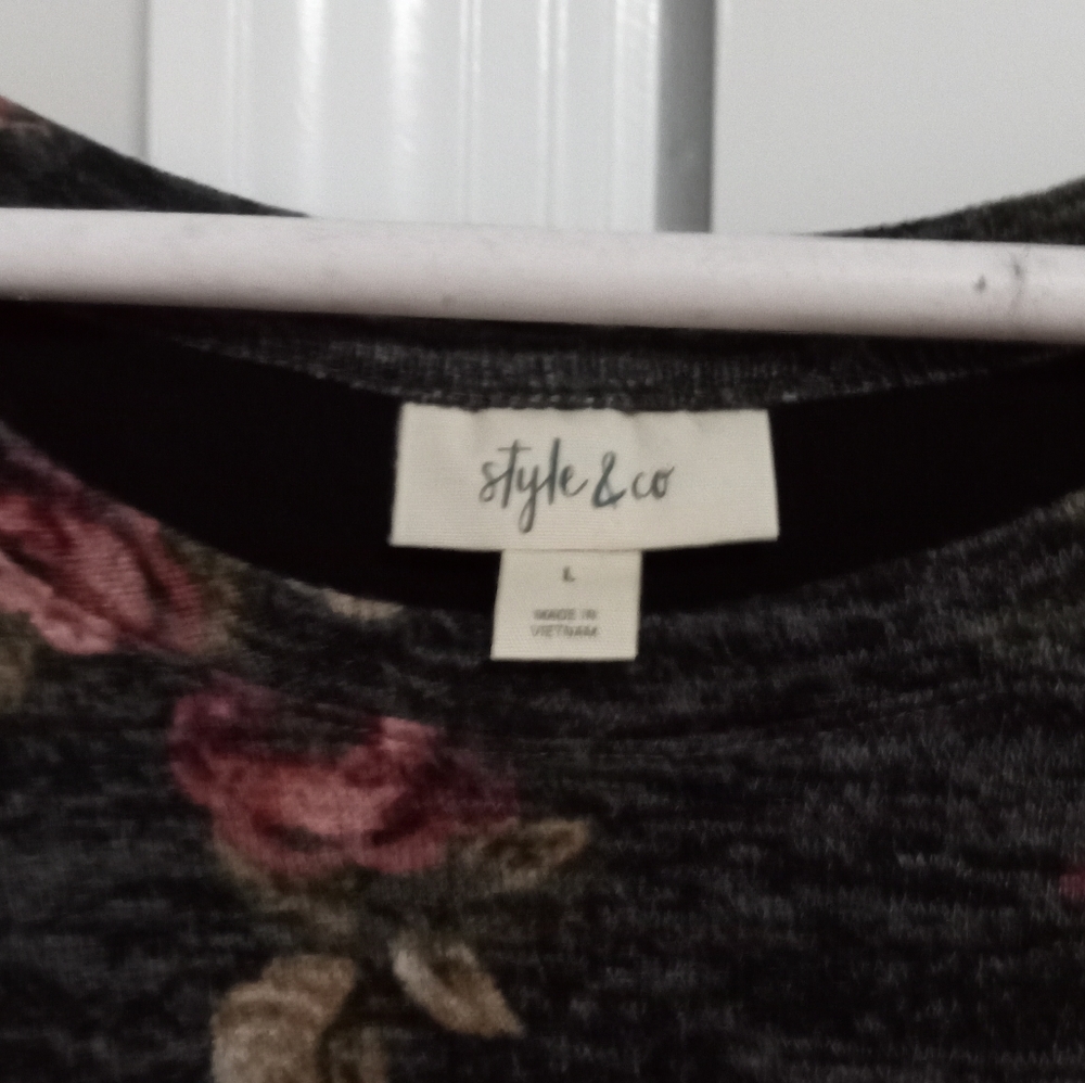 Beautiful top.. - Picture 2 of 4